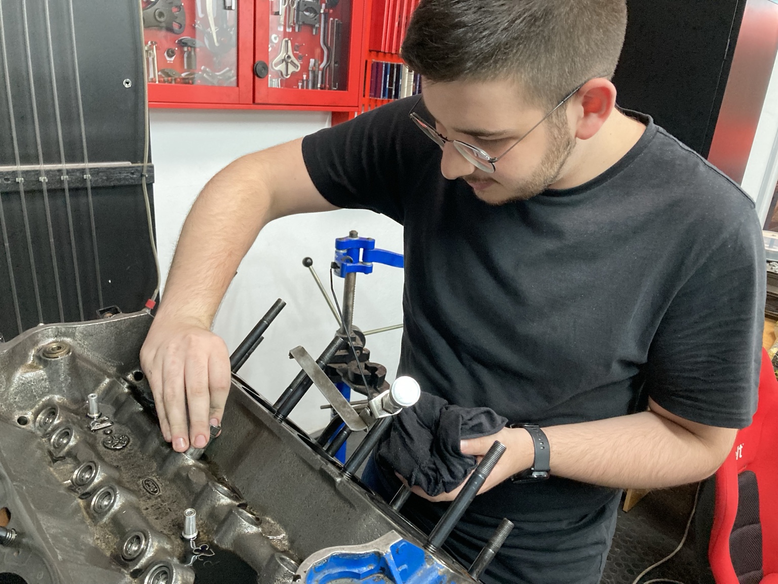 Hands-on motorsport workshop experience